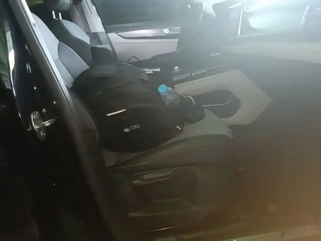 Volkswagen Teramont 2023 380TSI AWD Luxury Edition — Фото автомобиля 24