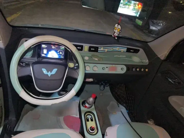 Wuling Hongguang Mini EV — Фото автомобиля 10