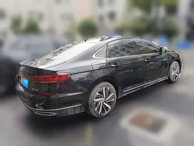 Volkswagen Passat — Фото автомобиля 2