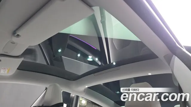 Tesla Model 3 — Фото автомобиля 25