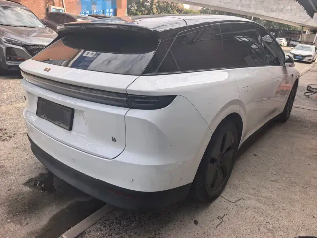 Li Auto i6 — Фото автомобиля 9