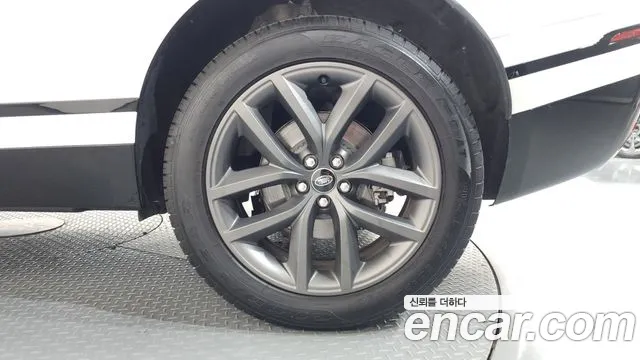 Land Rover Range Rover Velar Range Rover Velar 2.0 P250 Dynamic SE — Фото автомобиля 20