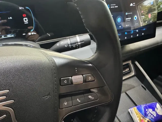 BYD Qin L — Фото автомобиля 14