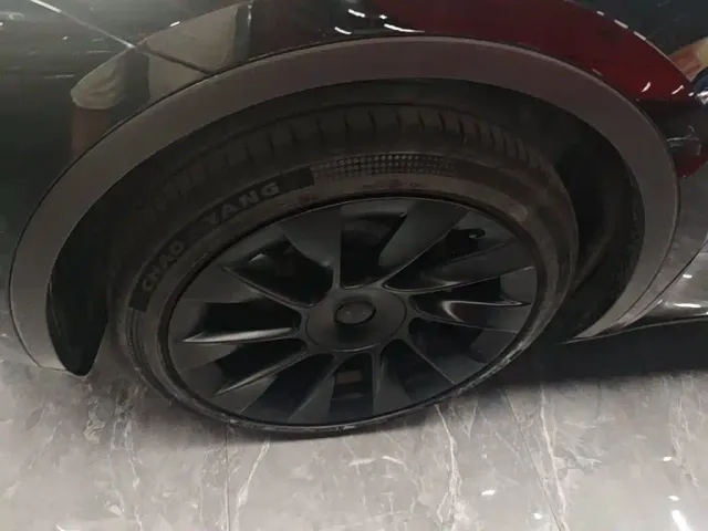 Tesla Model Y — Фото автомобиля 22