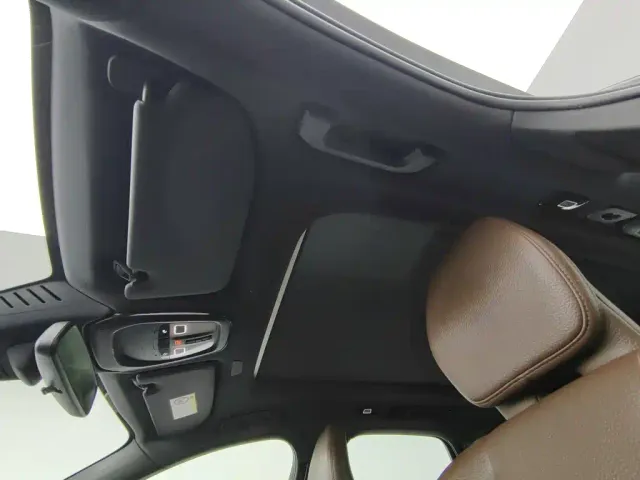 Volvo XC60 — Фото автомобиля 14