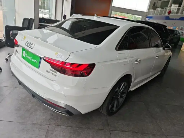 Audi A4L — Фото автомобиля 4