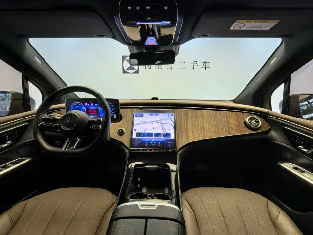 Mercedes-Benz EQE SUV — Фото автомобиля 10
