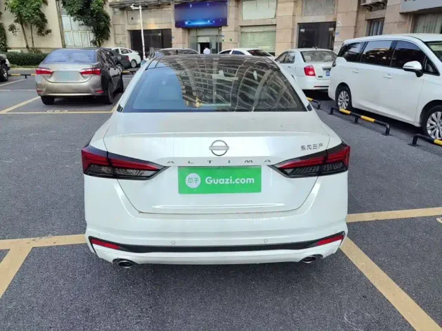 Nissan Teana — Фото автомобиля 5