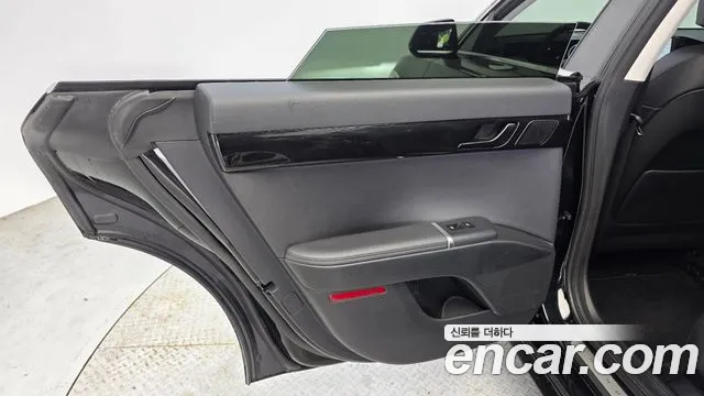 Hyundai Grandeur Grandeur (GN7) 2.5 Бензин 2WD — Фото автомобиля 22