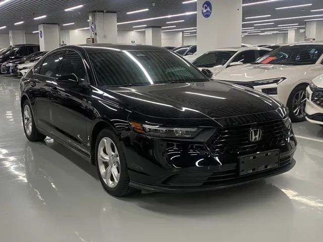 Honda Accord — Фото автомобиля 3