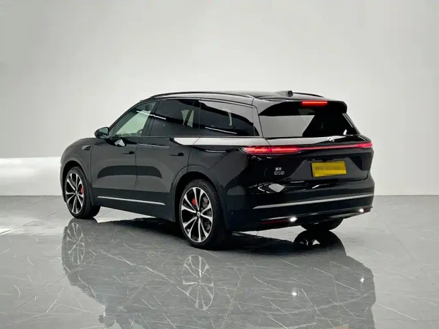 Nio ES8 — Фото автомобиля 4