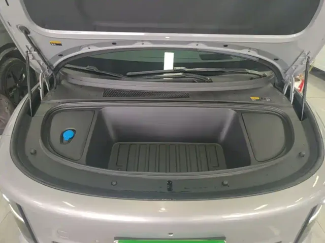 Li Auto i6 — Фото автомобиля 19
