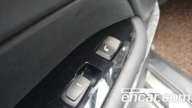 KG_Mobility_Ssangyong Rexton Новый Rexton Sport Khan Дизель 2.2 4WD — Фото автомобиля 19