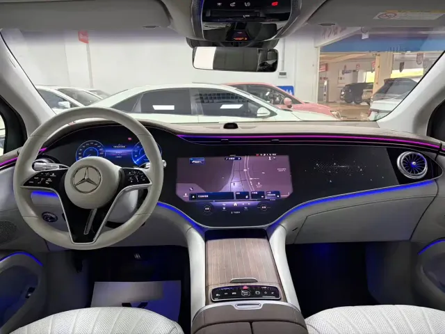 Mercedes-Benz EQS SUV — Фото автомобиля 9
