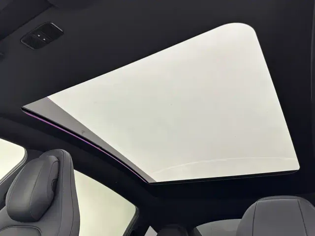 Tesla Model Y L — Фото автомобиля 13