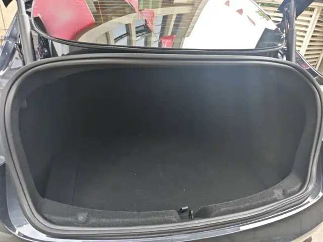 Tesla Model 3 — Фото автомобиля 18