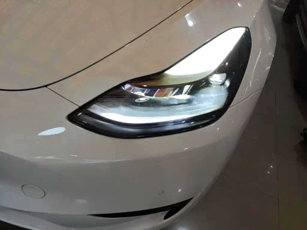 Tesla Model Y 2022 Rear-Wheel Drive Version — Фото автомобиля 23
