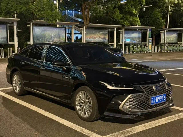 Toyota Avalon — Фото автомобиля 3