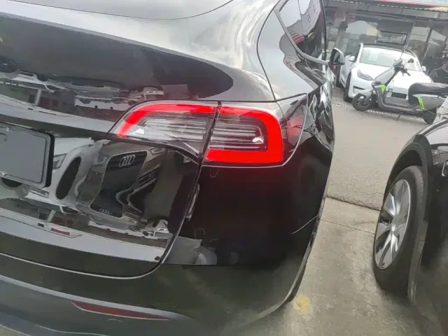 Tesla Model Y — Фото автомобиля 7