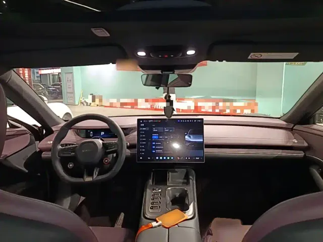 Xiaomi SU7 — Фото автомобиля 9