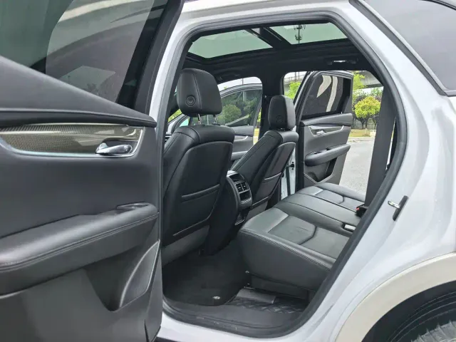 Cadillac XT5 — Фото автомобиля 10