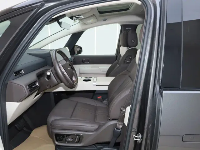 Li Auto MEGA — Фото автомобиля 14