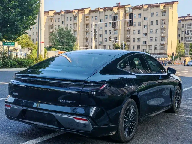 Geely Galaxy Xingyao 8 — Фото автомобиля 7